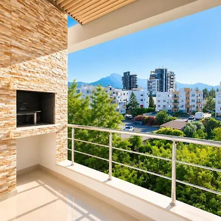 Appartement Sehir Merkezinde Konforlu Ve Ferah - Casinolara Yuerueyues Mesafesi