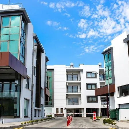 Appartamento Sehir Merkezinde Konforlu Ve Ferah - Casinolara Yuerueyues Mesafesi *