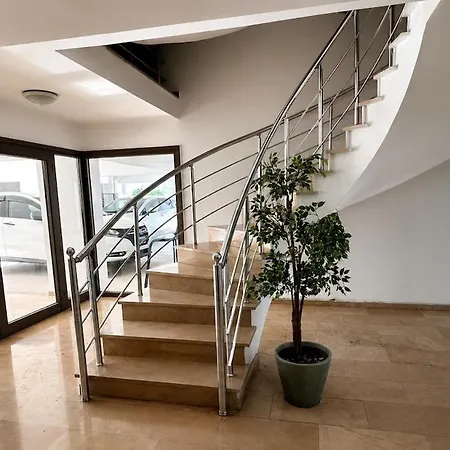 Sehir Merkezinde Konforlu Ve Ferah - Casinolara Yuerueyues Mesafesi Appartement *
